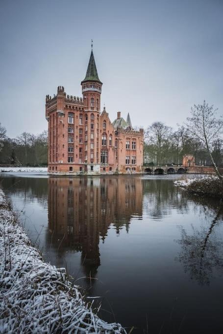 Castle Ten Berghe Chateau Bed & Breakfast *